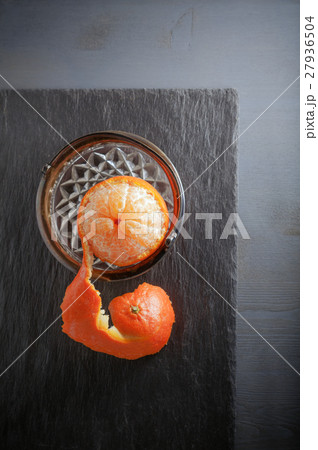 Peeled sweet orange Peeled sweet orange 27936504