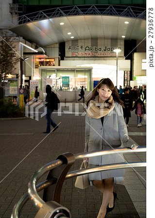 秋葉原の女性 秋葉原の女性 27936778