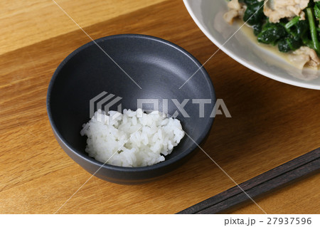 少量のごはん 27937596
