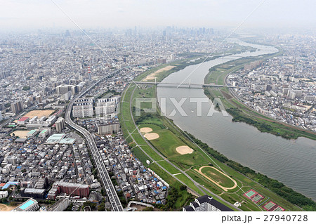 大阪府守口市近辺の淀川を空撮 27940728