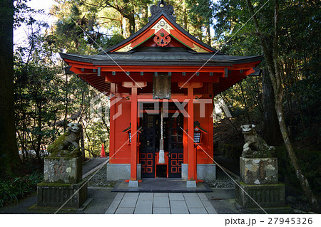 神奈川県　元箱根　曽我兄弟を祭る曽我神社　 27945326