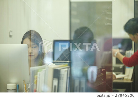 クリエイティブオフィス 27945506