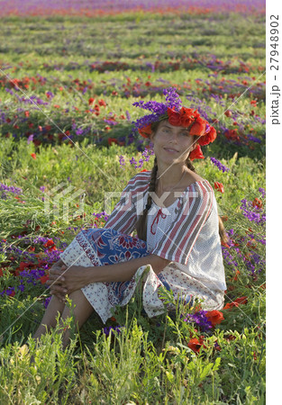 Woman with chaplet 27948902