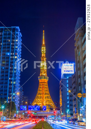 東京 赤羽橋南交差点付近の夜景の写真素材