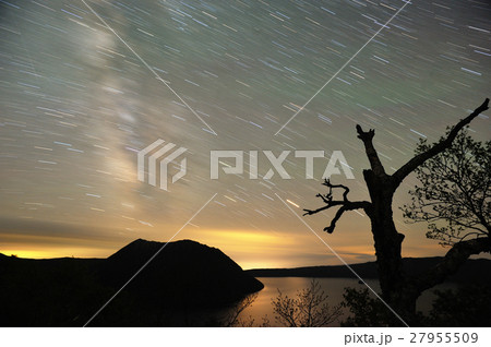 裏摩周展望台の星空（長時間露光） 27955509