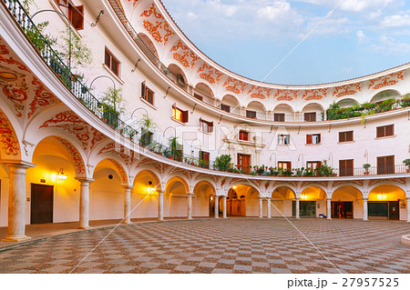 Plaza del Cabildo in the morning, Seville, Spain Plaza del Cabildo in the morning, Seville, Spain 27957525