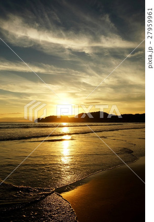海岸の夕日・材木座海岸 27959961