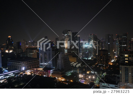 バンコクの街並み（夜景） 27963225