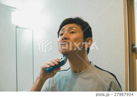 middle-aged and older person 27967934