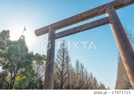 靖国神社　大鳥居の風景 27971713