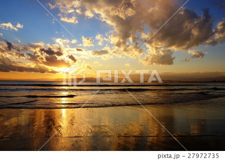 海岸の夕日・片瀬西浜海水浴場 27972735