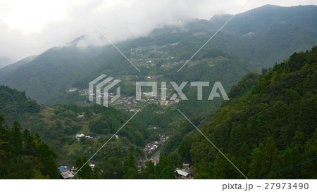 徳島県つるぎ町傾斜地集落 27973490