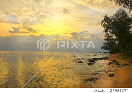 colorful sunset on Phu Quock island 27981374