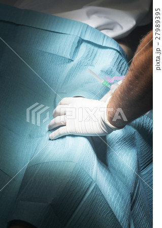 Knee surgery anaesthetic injection Knee surgery anaesthetic injection 27989395