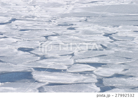 北海道　冬の海 27992532
