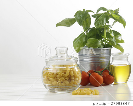 pasta pasta 27993347