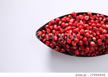 red peppercorn 27994640