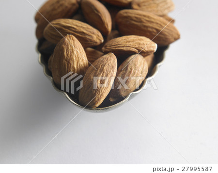 spoon of almond 27995587