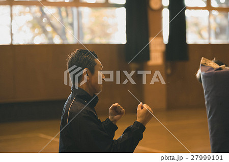 martial artist martial artist 27999101