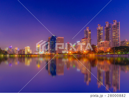 Cityscape image of Benchakitti Park at twilight Cityscape image of Benchakitti Park at twilight 28000882