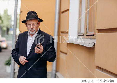 old man in field old man in field 28003200