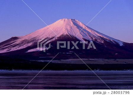 山中湖より紅富士 28003796