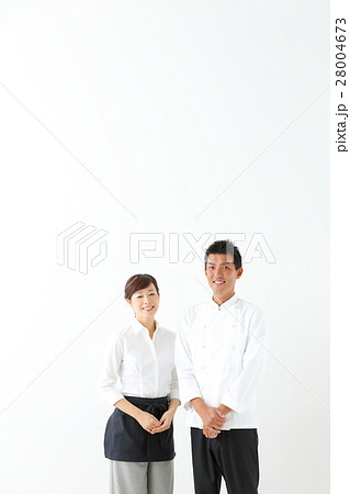 飲食業イメージ　ミドル男性・女性 28004673