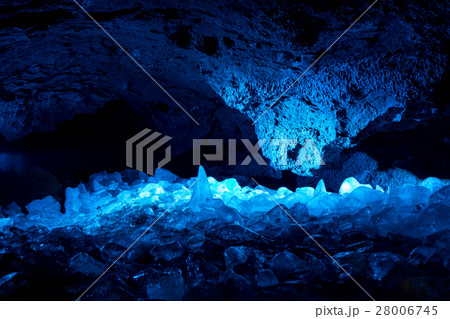 氷穴洞(洞窟・氷・自然現象) 氷穴洞(洞窟・氷・自然現象) 28006745