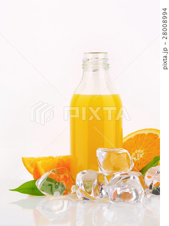 bottle of orange juice 28008994
