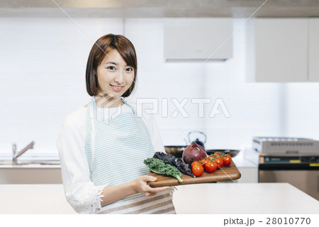 料理　女性 28010770