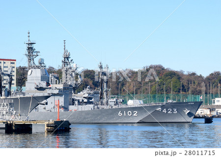 試験艦あすかと補給艦ときわ 28011715