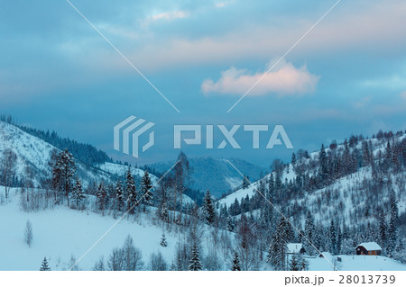 Sunset winter Ukrainian Carpathian Mountains 28013739
