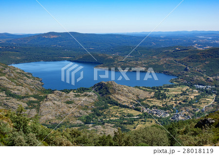 Top view of Sanabria lake panoramic view (Spain) 28018119