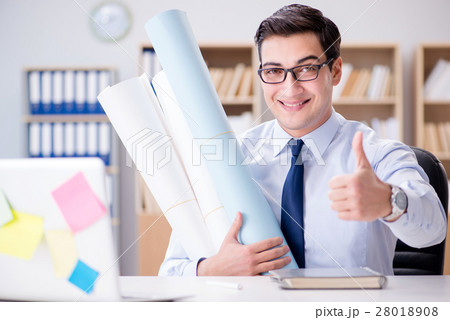 Businessman working in the office Businessman working in the office 28018908
