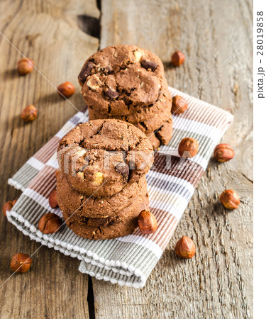 Dark chocolate and hazelnut cookies Dark chocolate and hazelnut cookies 28019858