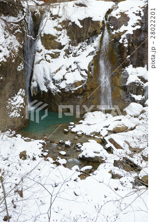 雪の行者滝 28022201