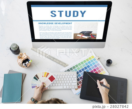 Graduation Hat Diploma Degree Knowledge Concept Graduation Hat Diploma Degree Knowledge Concept 28027842
