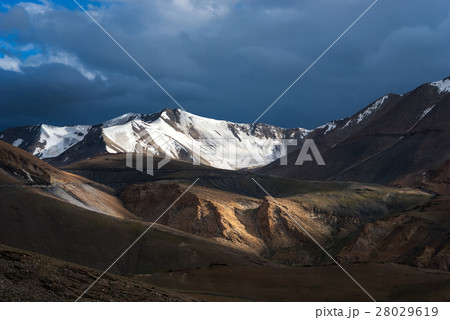 Himalayan mountain landscape view in India. 28029619
