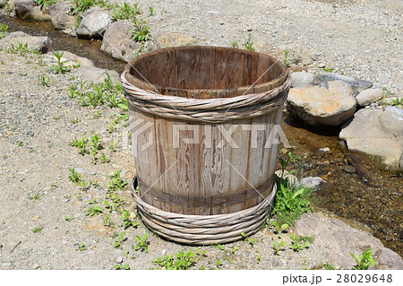 木製の桶 28029648
