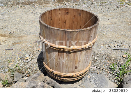 木製の桶 28029650