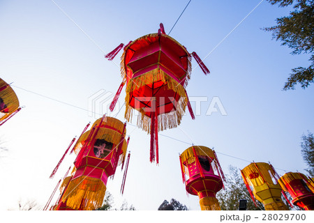 Chinese paper lanterns in temples Chinese paper lanterns in temples 28029700