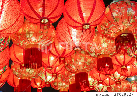 Beautiful traditional Chinese Lantern lamp in red Beautiful traditional Chinese Lantern lamp in red 28029927