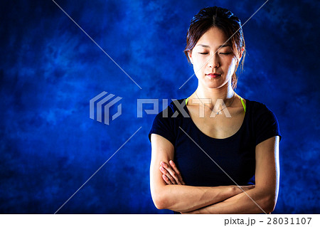 女性 集中力 女性 集中力 28031107