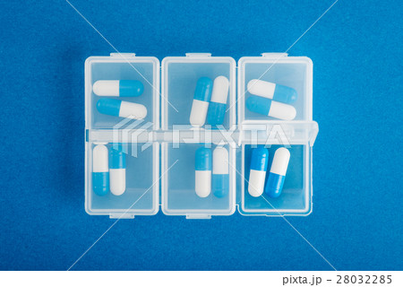 カプセル 薬 ピルケース 28032285