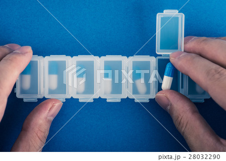 カプセル 薬 ピルケース カプセル 薬 ピルケース 28032290