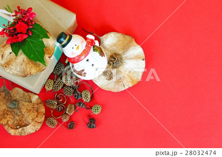 Christmas decoration on red background Christmas decoration on red background 28032474