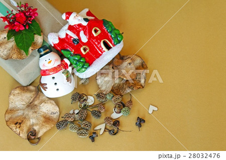 Christmas decoration on golden background Christmas decoration on golden background 28032476