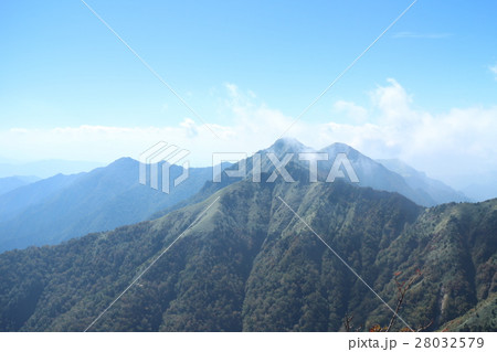 石鎚山頂から見た二の森方面の景色 石鎚山頂から見た二の森方面の景色 28032579