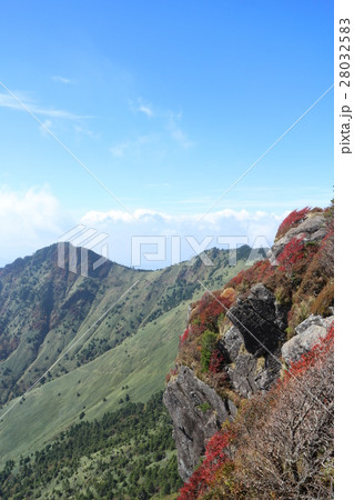 石鎚山頂から見た二の森方面の景色 28032583