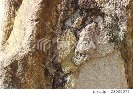 荒い岩肌 28036072